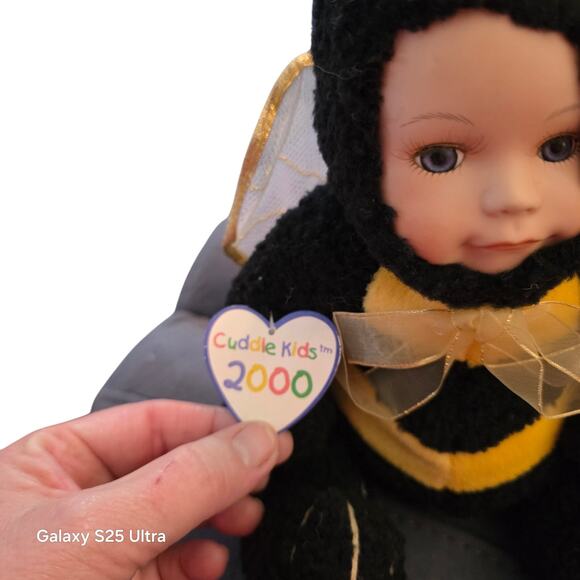 Geppedo Cuddle Kids Bonnie Bumble Bee Doll NWT - Picture 2 of 5